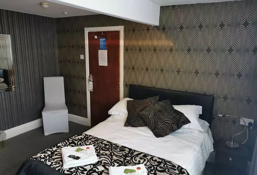 בית מלון כפרי The Oxford