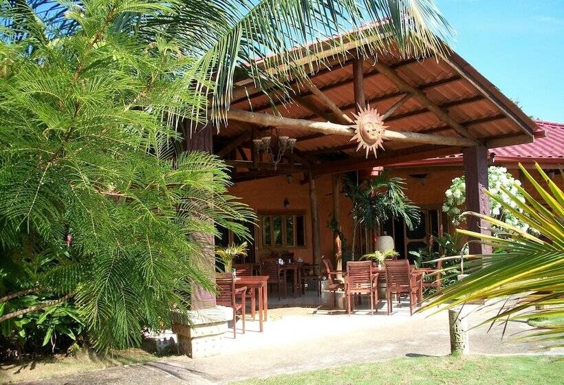 هتل Popa Paradise Beach Resort