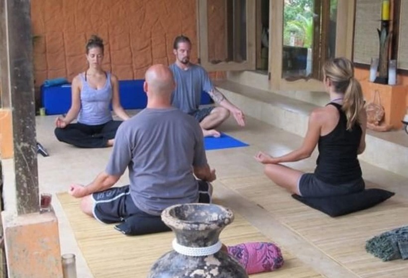 هتل Popa Paradise Beach Resort