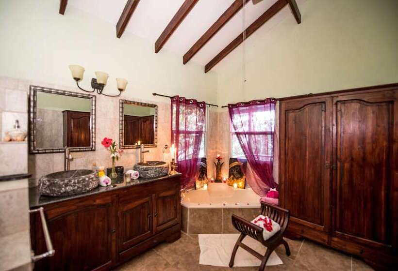 هتل Popa Paradise Beach Resort