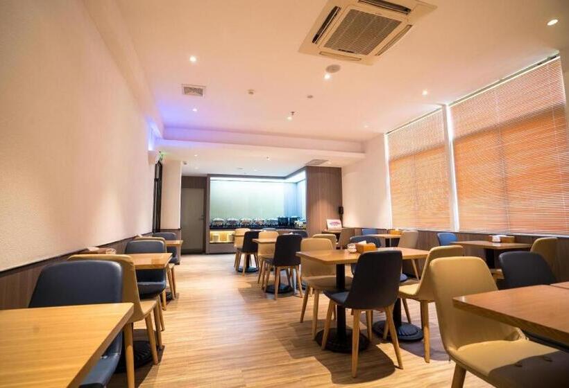 Hanting Hotel Zhuhai Xiangzhou Long Distance Bus Station