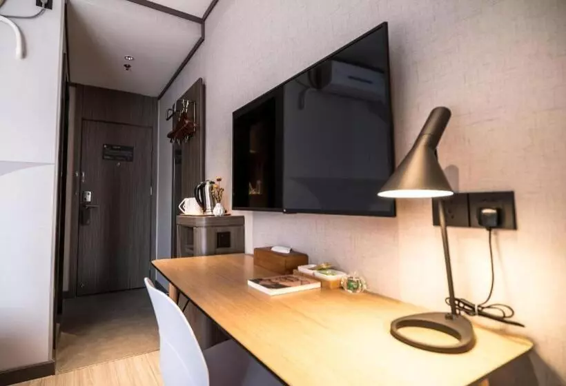 Hanting Hotel Zhuhai Xiangzhou Long Distance Bus Station