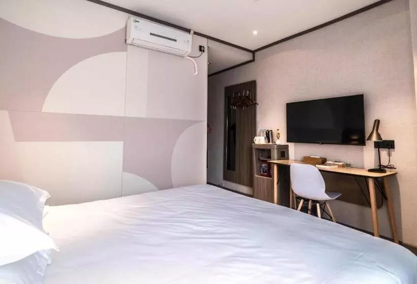 Hanting Hotel Zhuhai Xiangzhou Long Distance Bus Station