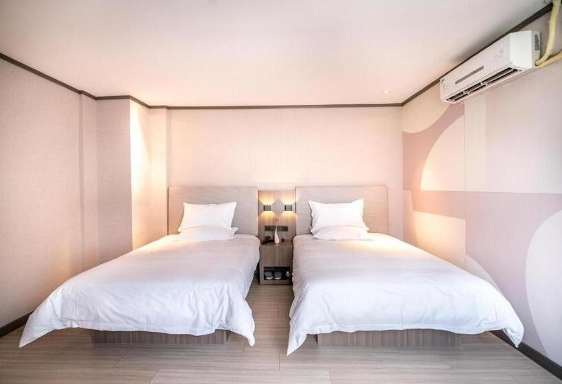 Hanting Hotel Zhuhai Xiangzhou Long Distance Bus Station