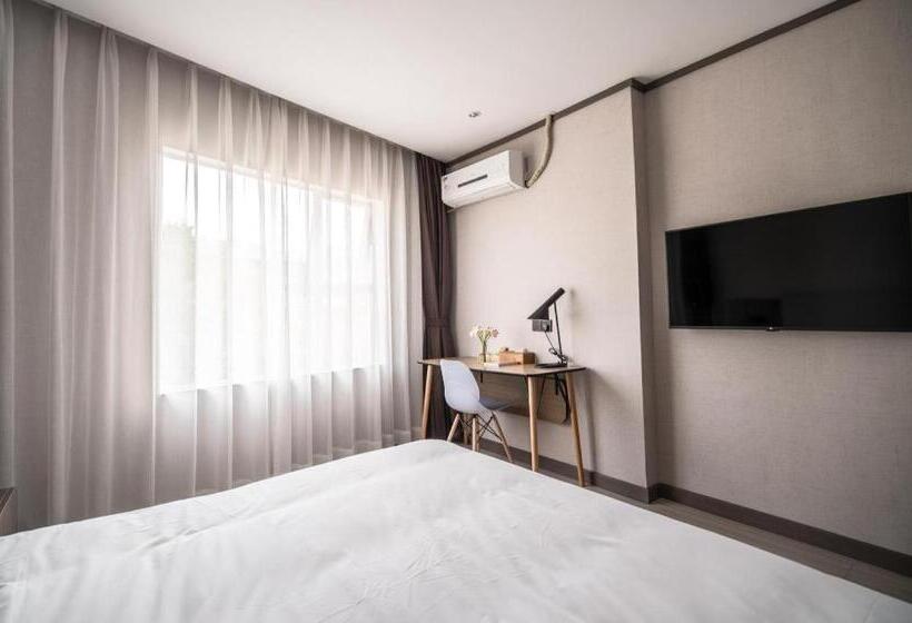 Hanting Hotel Zhuhai Xiangzhou Long Distance Bus Station