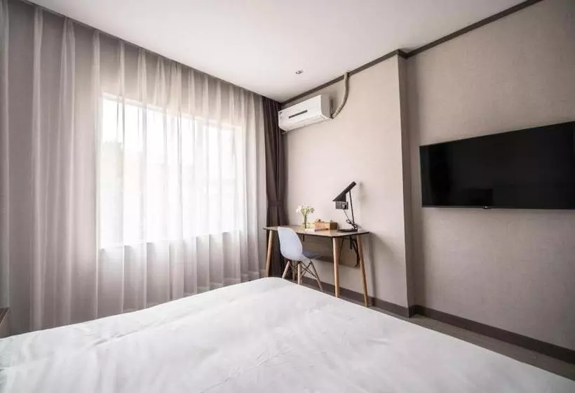 Hanting Hotel Zhuhai Xiangzhou Long Distance Bus Station