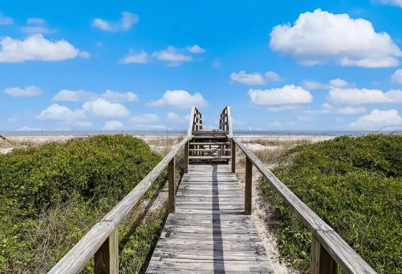 ホテル Oceanfront Pet Friendly Unit