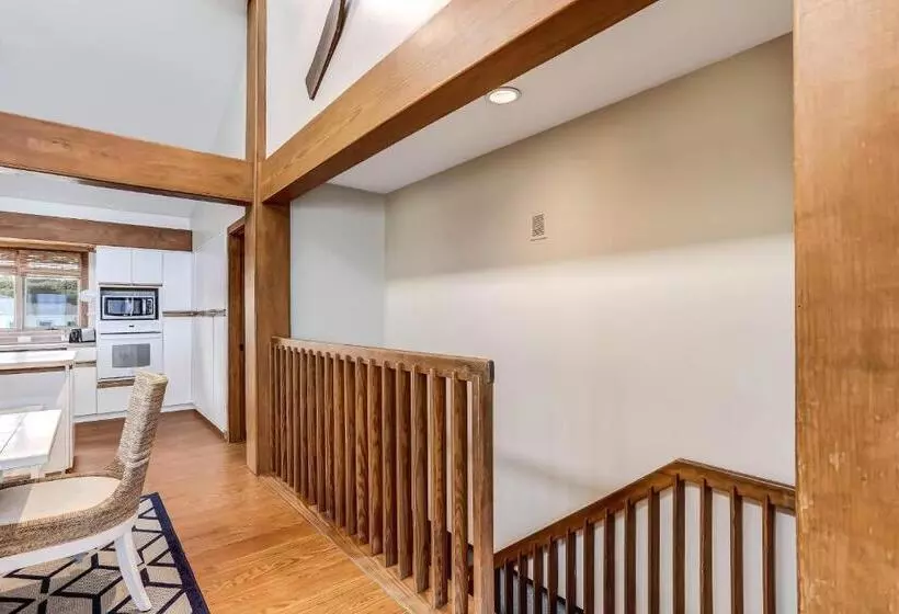 ホテル Oceanfront Pet Friendly Unit