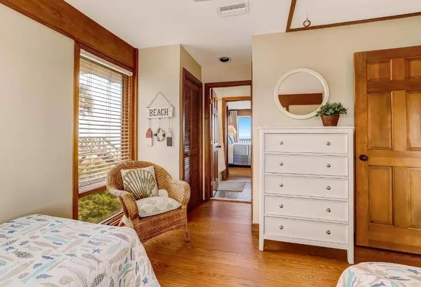 ホテル Oceanfront Pet Friendly Unit
