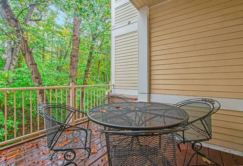 فندق The Pour House