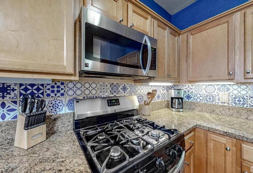 Отель Truckee Living