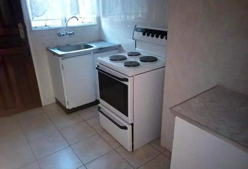 تختخواب و صبحانه Mosi O Tunya Executive Lodge