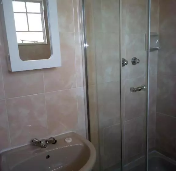 تختخواب و صبحانه Mosi O Tunya Executive Lodge