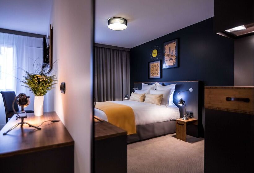 Отель Best Western Plus Suitcase Paris La Defense