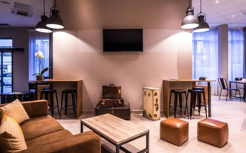 Отель Best Western Plus Suitcase Paris La Defense