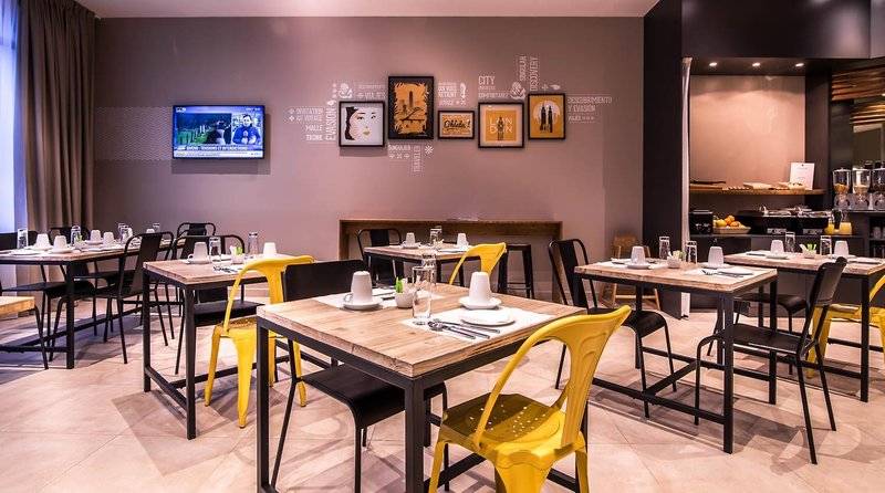 Отель Best Western Plus Suitcase Paris La Defense