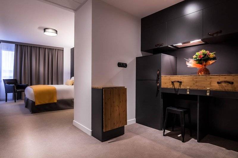 Отель Best Western Plus Suitcase Paris La Defense