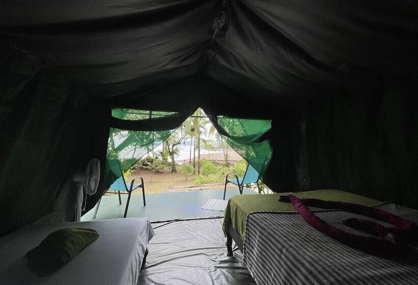 Отель Corcovado Adventures Tent Camp