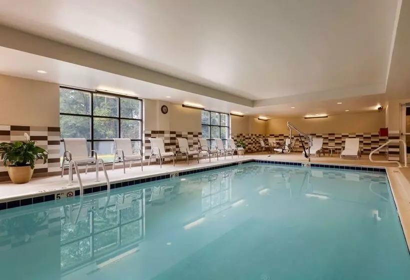 Отель Hampton Inn & Suites Camp Springs/andrews Afb