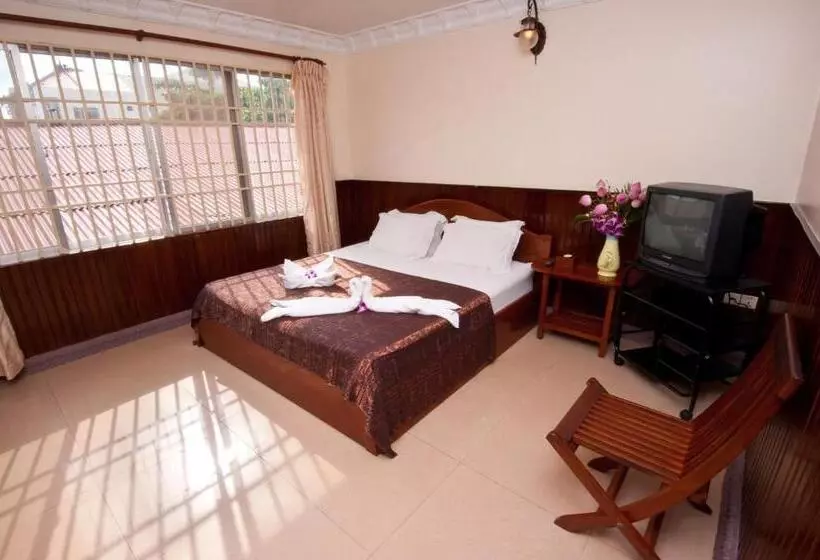 בית מלון כפרי Okay Guesthouse Phnom Penh