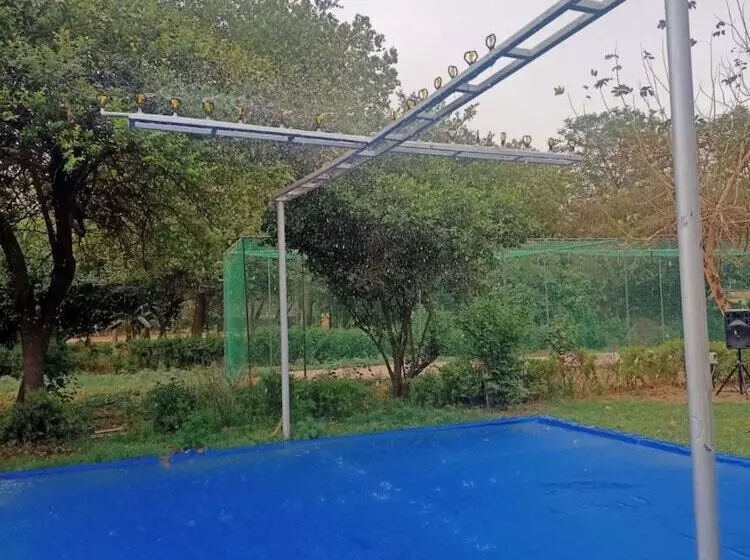 호텔 Taj Damdama Lake Resort & Spa, Gurugram