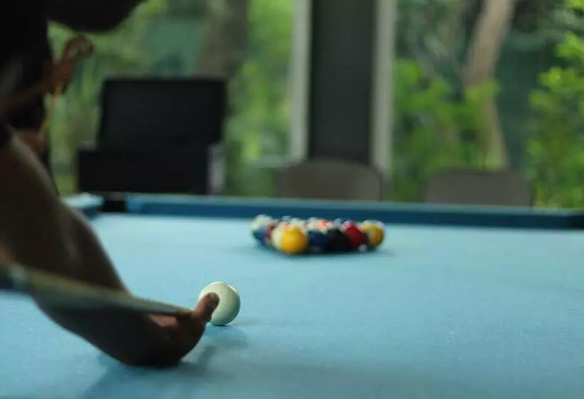 호텔 Taj Damdama Lake Resort & Spa, Gurugram