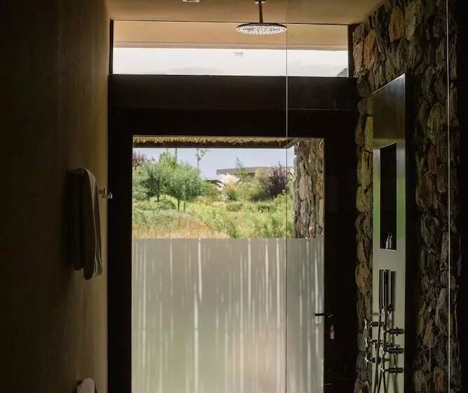 בית מלון כפרי The Vines Resort & Spa