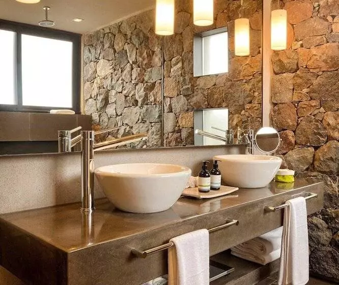 בית מלון כפרי The Vines Resort & Spa