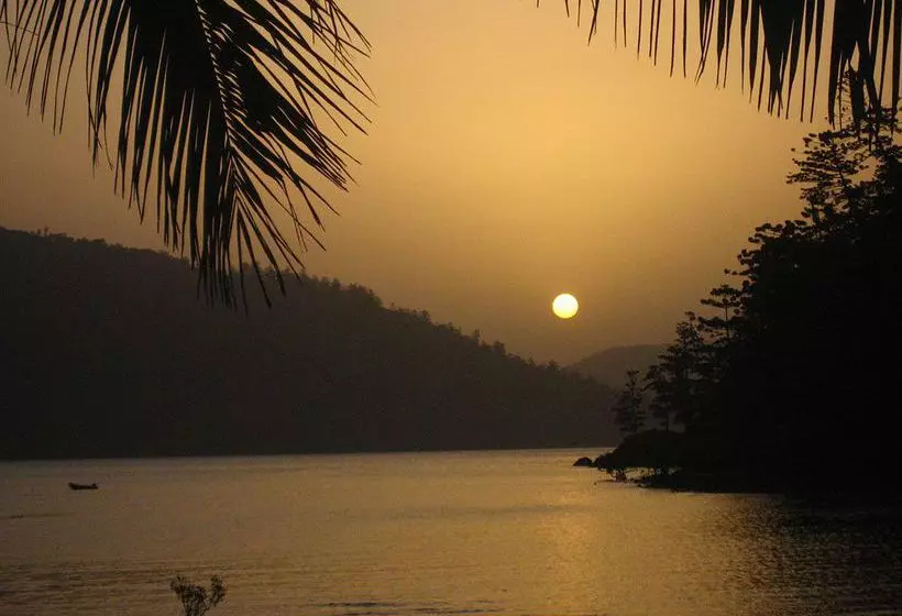 Paradise Bay Island Resort