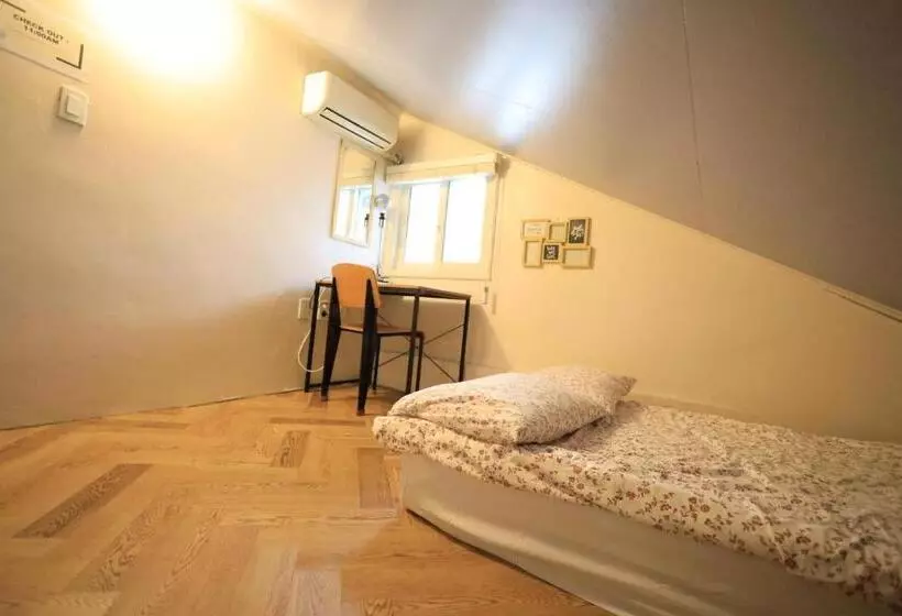 Pensão Sisnbro Guesthouse