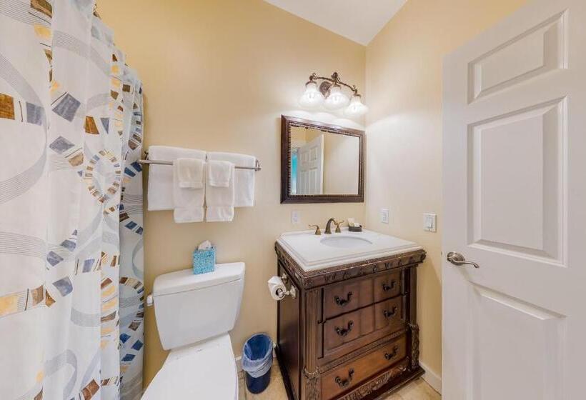 Отель The Colonels Suites #4 And #5