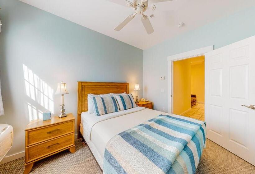 Отель The Colonels Suites #4 And #5