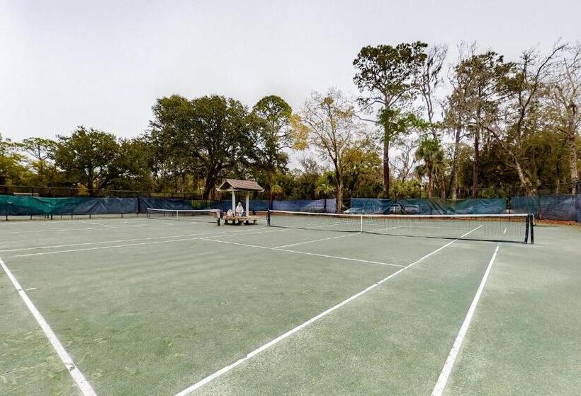 هتل Centre Court 7832