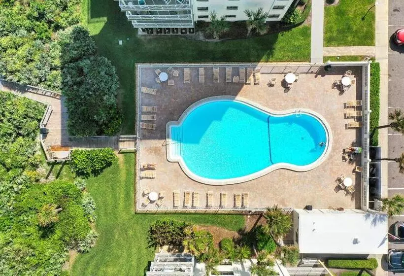 Hotelli Shorehom By The Sea   12