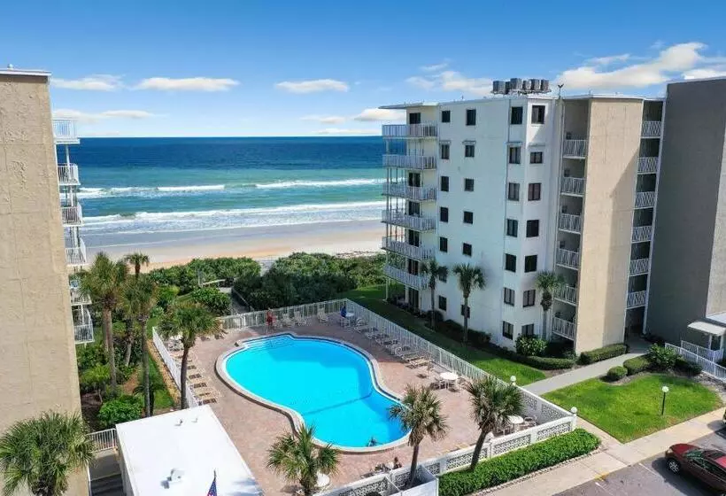 Hotelli Shorehom By The Sea   12