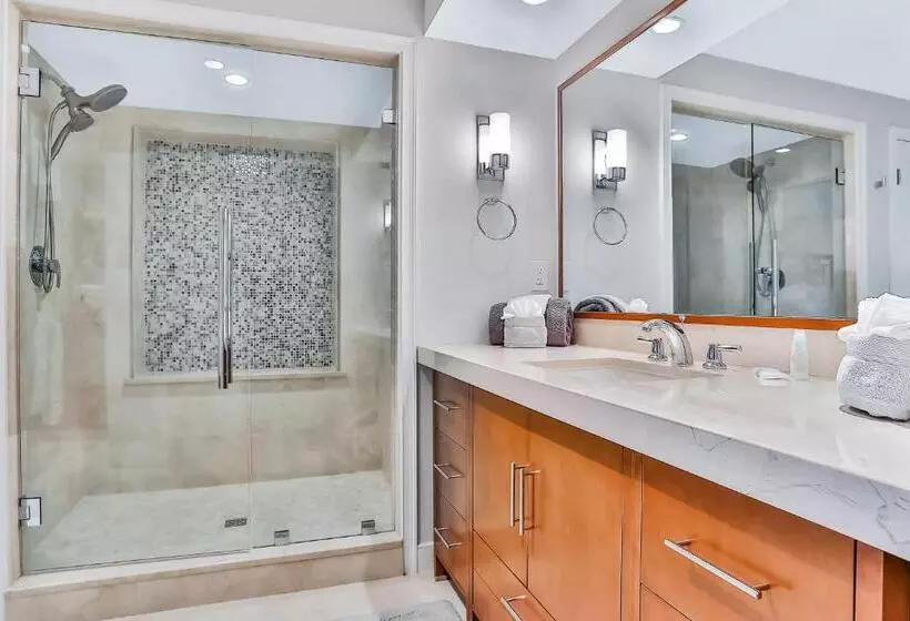 Hotelli Shorehom By The Sea   12