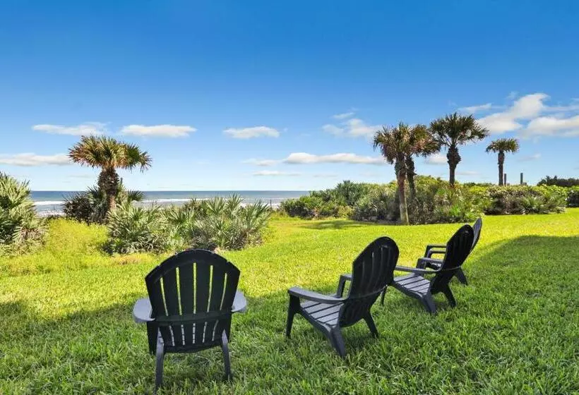 Hotelli Shorehom By The Sea   12