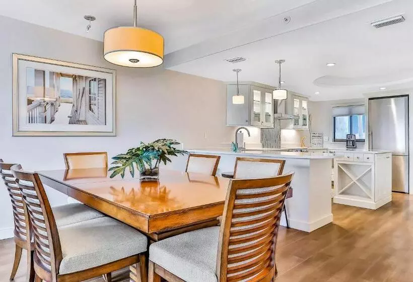 Hotelli Shorehom By The Sea   12