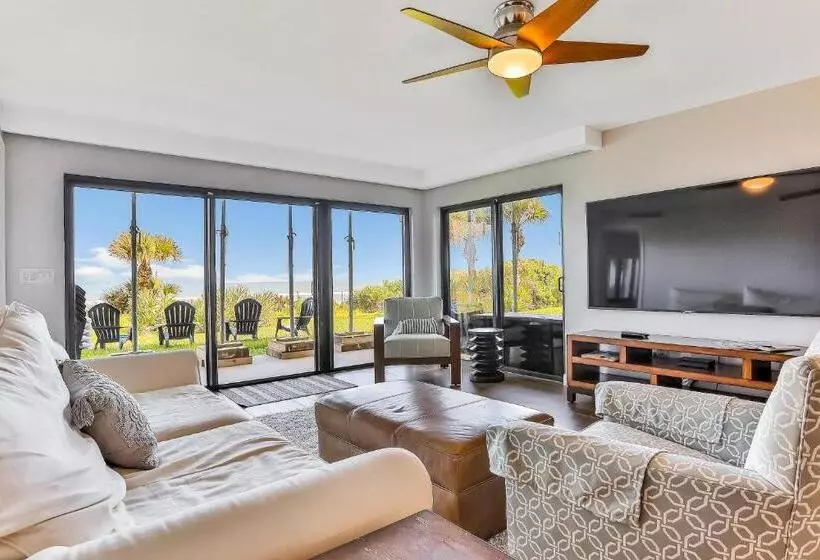 Hotelli Shorehom By The Sea   12