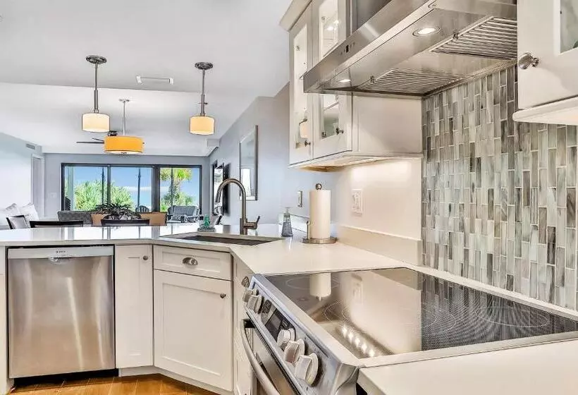 Hotelli Shorehom By The Sea   12
