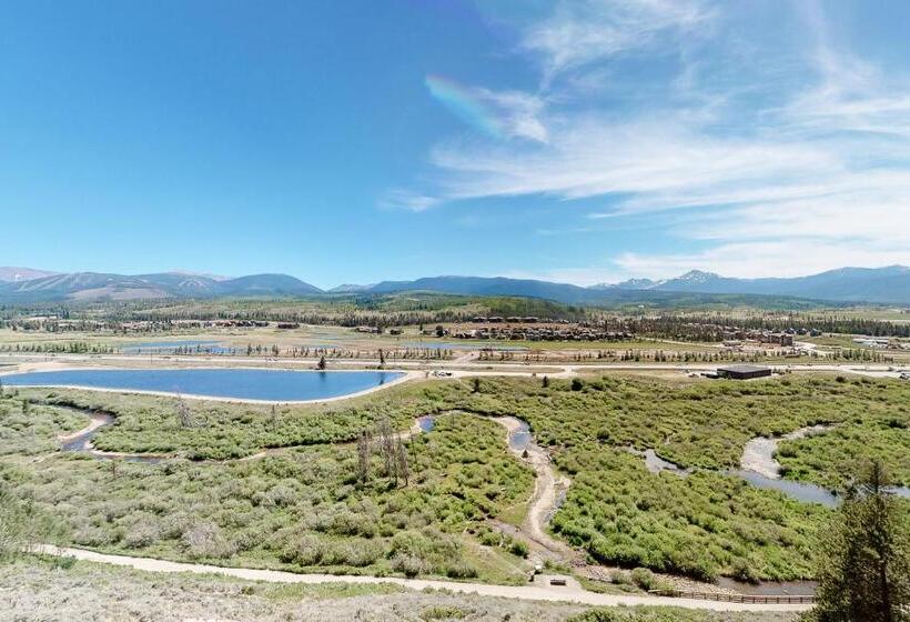 هتل Grand County Get Away