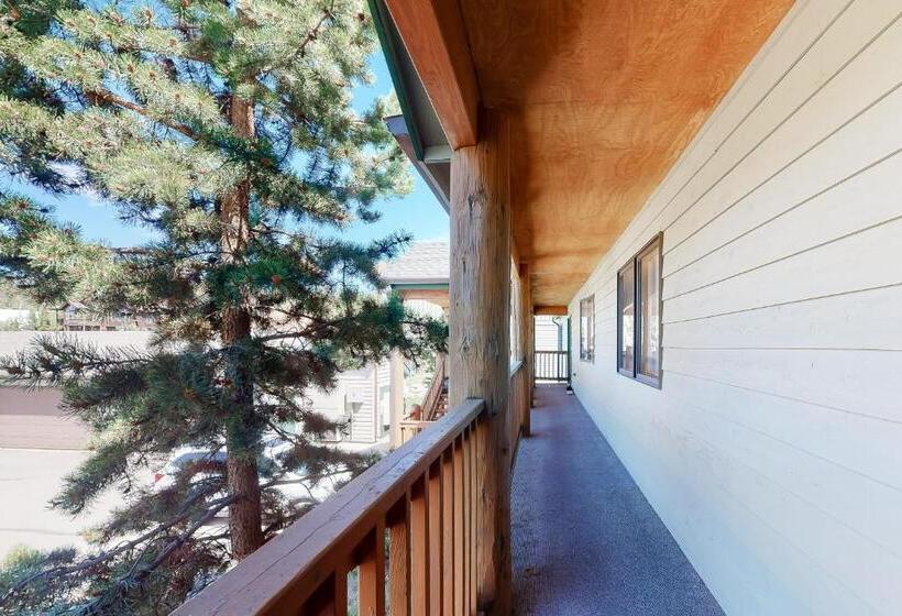 هتل Grand County Get Away