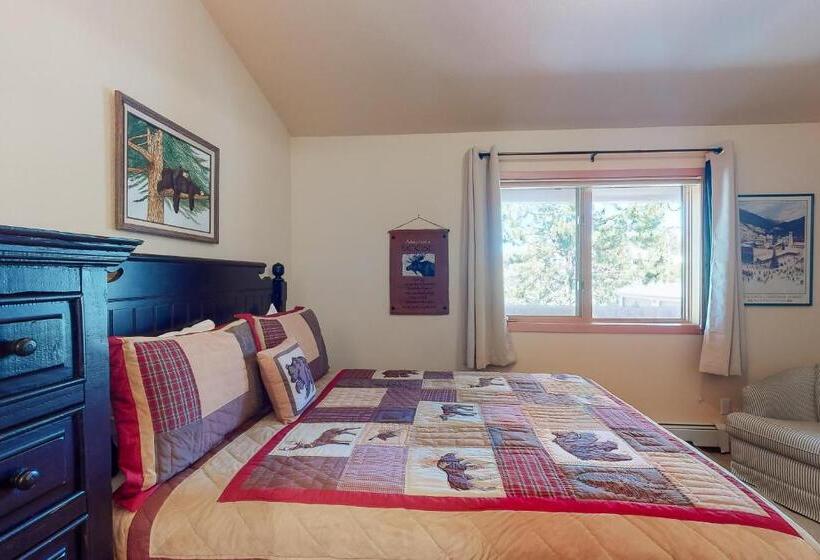 هتل Grand County Get Away