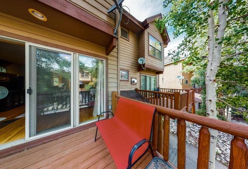 هتل Home Sweet Hideaway Park