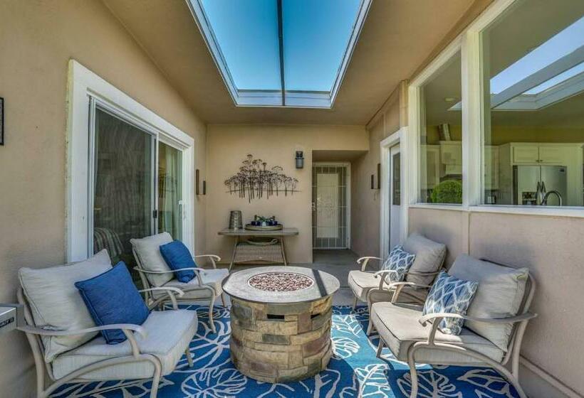 בית מלון כפרי Indian Wells Glass House