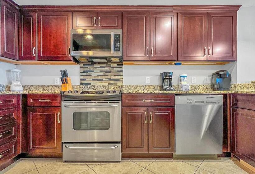 فندق Jade East Towers 720