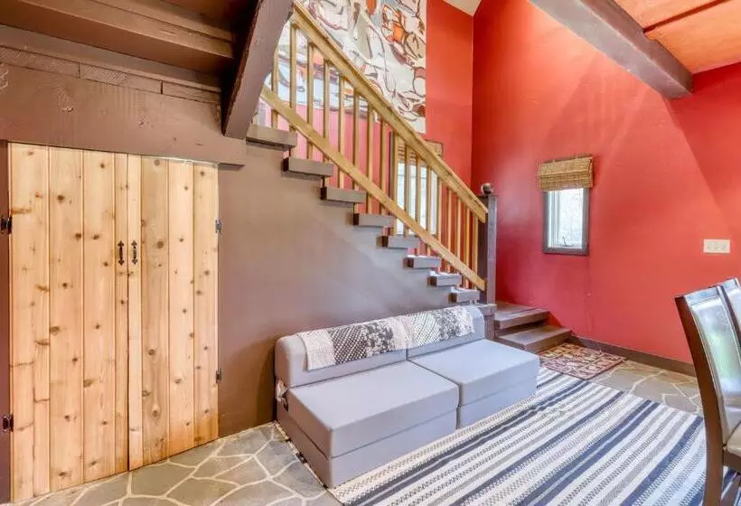 ホテル Berry Glen Redwood Park Loft