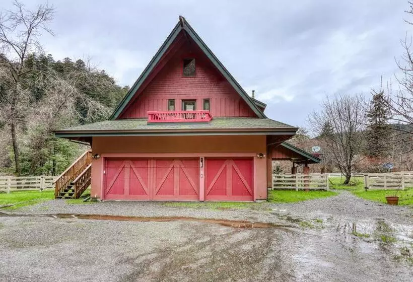 ホテル Berry Glen Redwood Park Loft