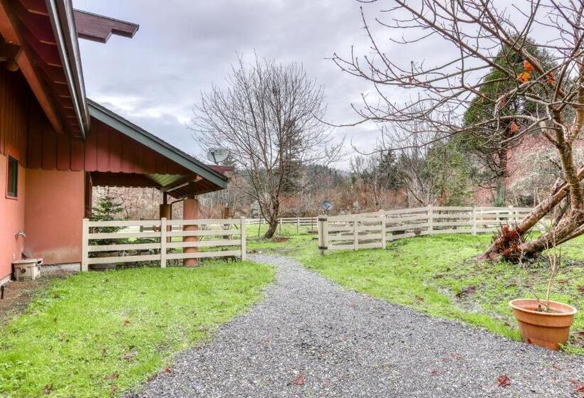 ホテル Berry Glen Redwood Park Loft