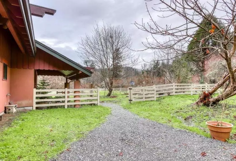 ホテル Berry Glen Redwood Park Loft